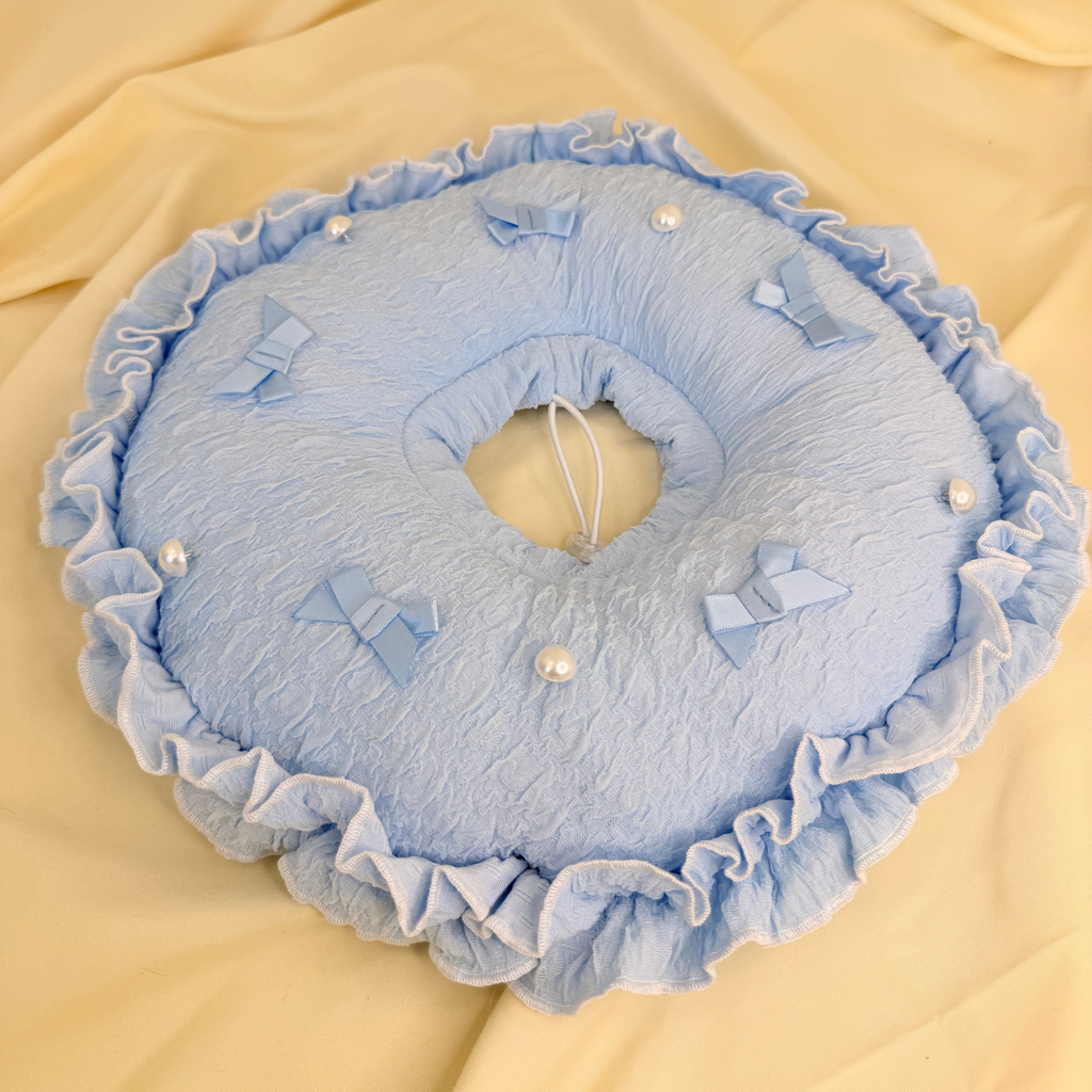 Large Baby Blue Ruffled Cozy Collar